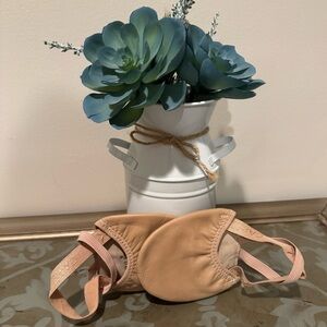 Capezio Turning Pointe/Ballet/Lyrical Shoes M